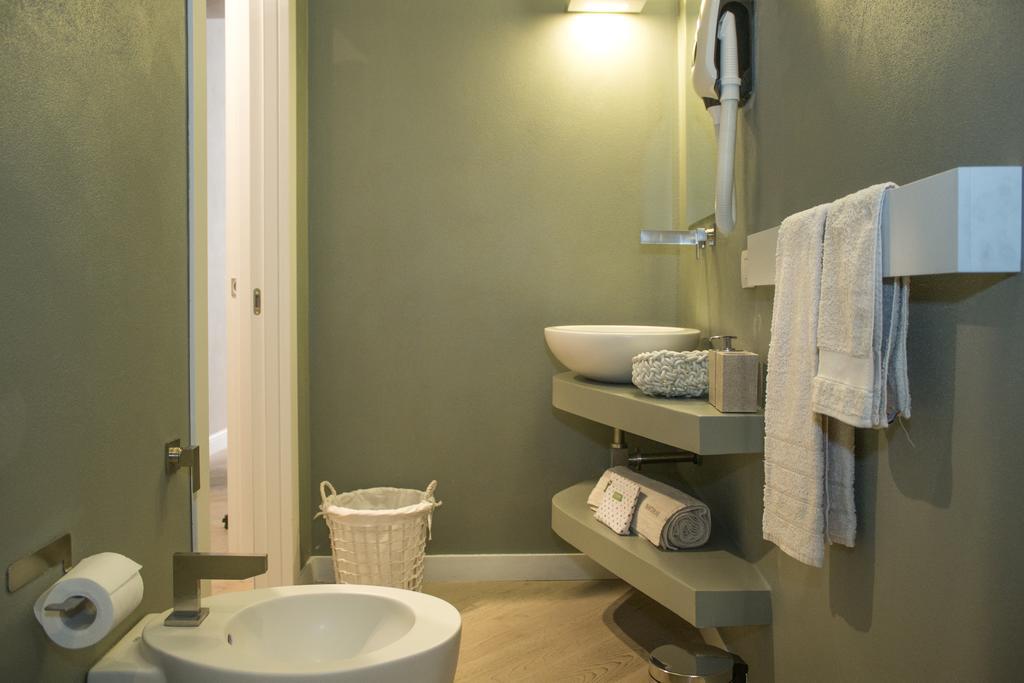 Cavour 51 Apartment Леко Екстериор снимка