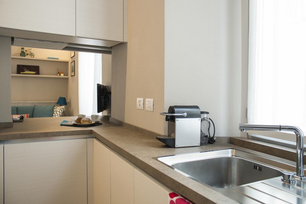 Cavour 51 Apartment Леко Екстериор снимка