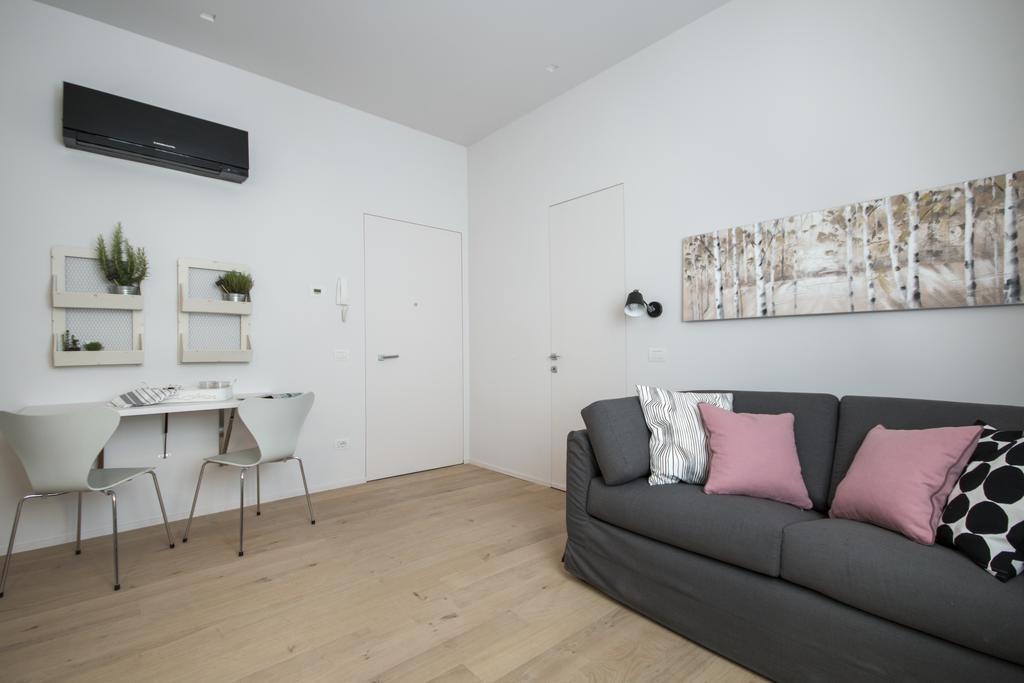 Cavour 51 Apartment Леко Екстериор снимка