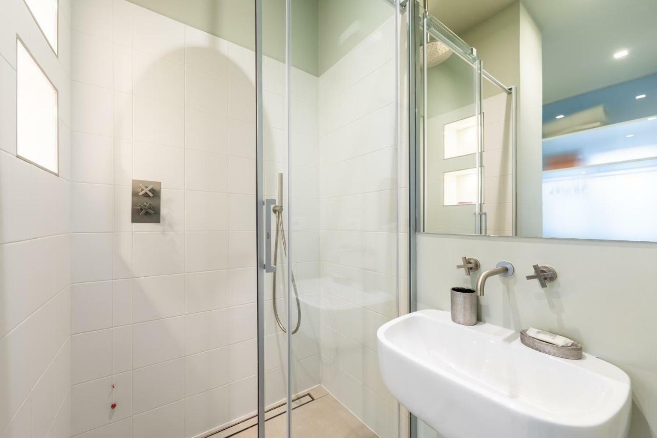 Cavour 51 Apartment Леко Екстериор снимка